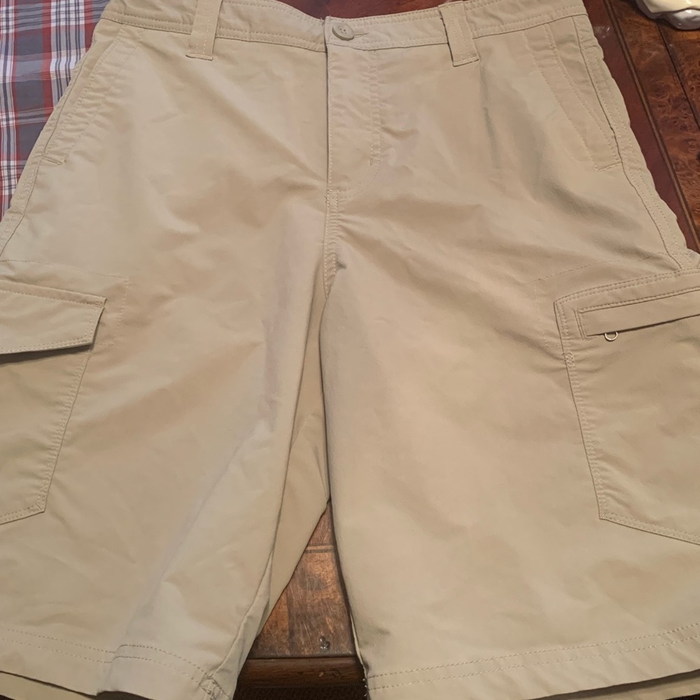 ☀️Mens size 30 cargo khaki shorts